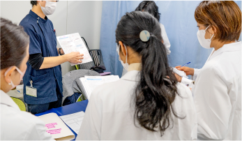 スタッフ打ち合わせの様子