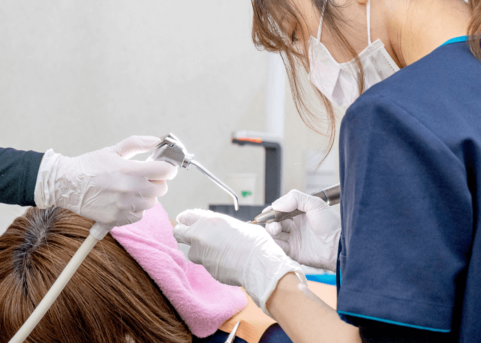 セラミック治療の治療風景